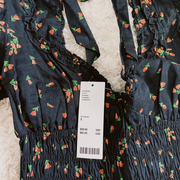 ✨NEW✨ URBAN OUTFITTERS Puff Sleeve Top - Picture 9 of 9